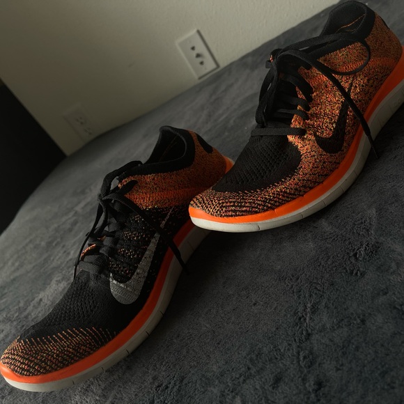 Nike Free 4.0 Flyknit Running Shoes - Picture 3 of 4